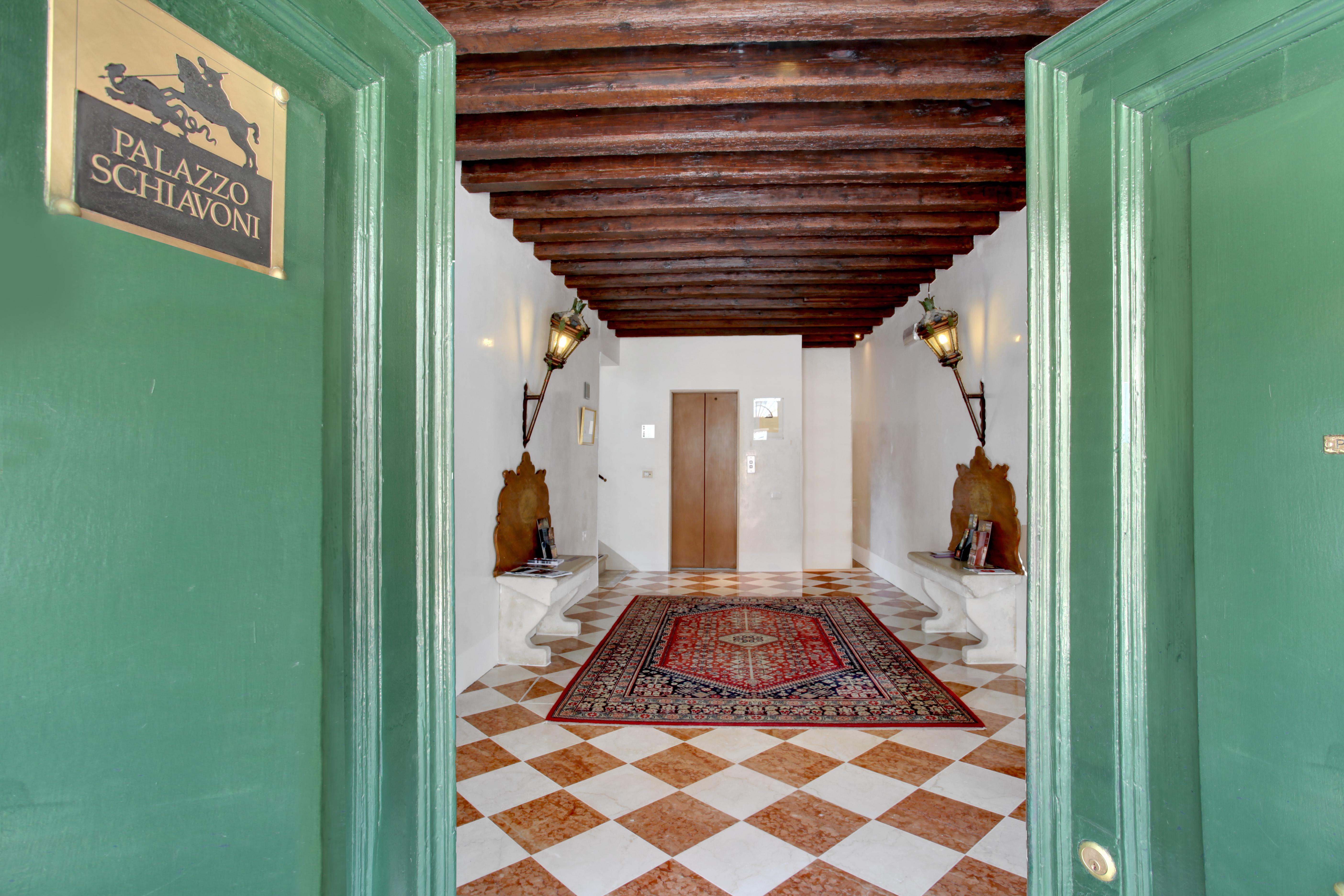 Palazzo Schiavoni Residenza D'Epoca & Suite-Apartments Venesia Bagian luar foto