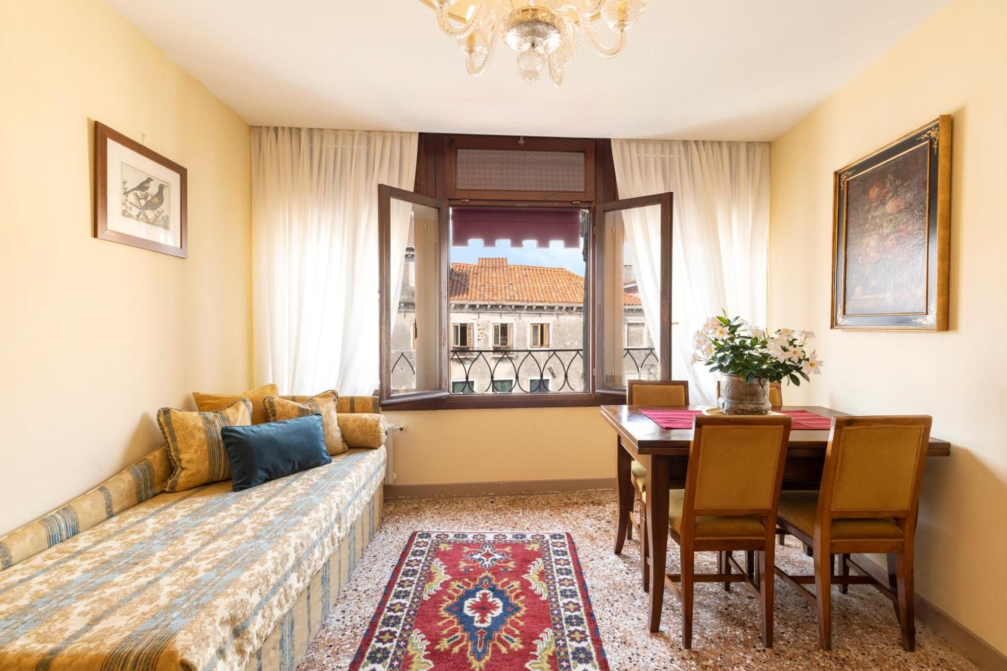 Palazzo Schiavoni Residenza D'Epoca & Suite-Apartments Venesia Bagian luar foto