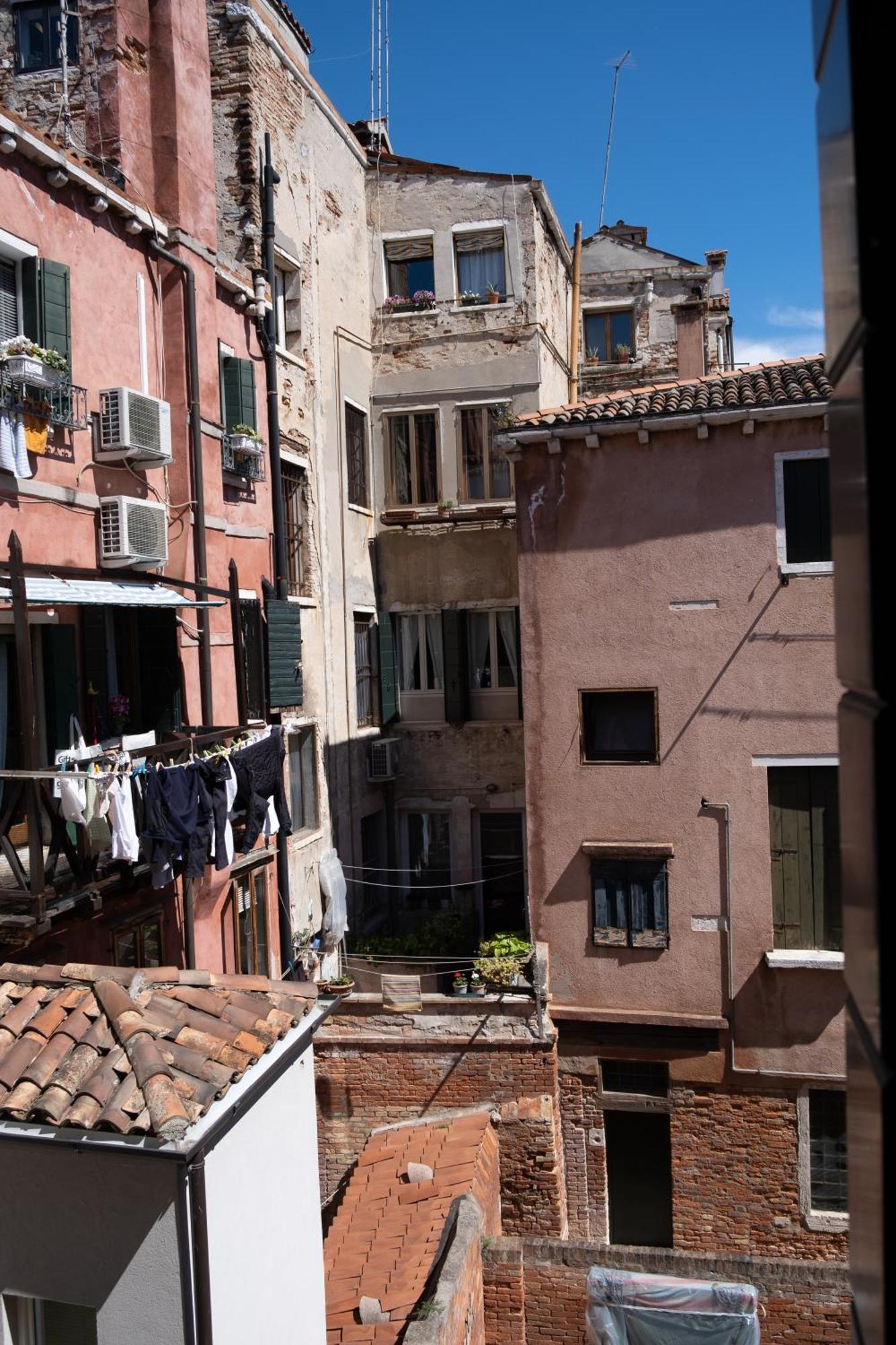 Palazzo Schiavoni Residenza D'Epoca & Suite-Apartments Venesia Bagian luar foto