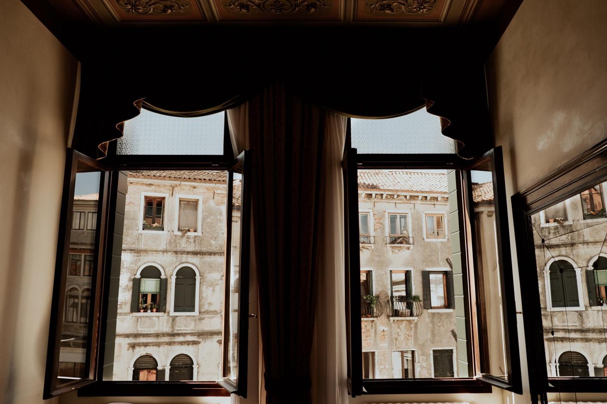 Palazzo Schiavoni Residenza D'Epoca & Suite-Apartments Venesia Bagian luar foto