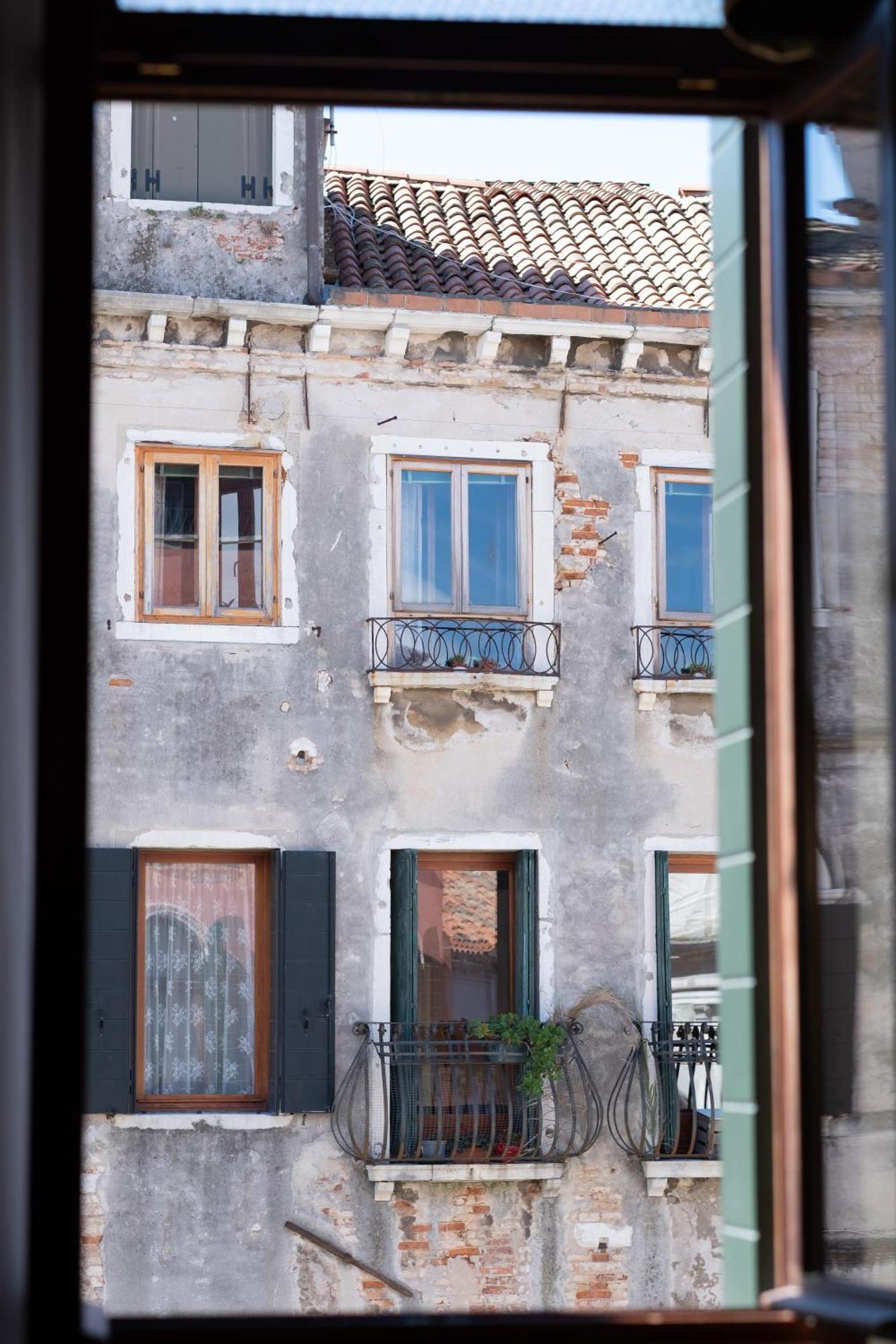 Palazzo Schiavoni Residenza D'Epoca & Suite-Apartments Venesia Bagian luar foto